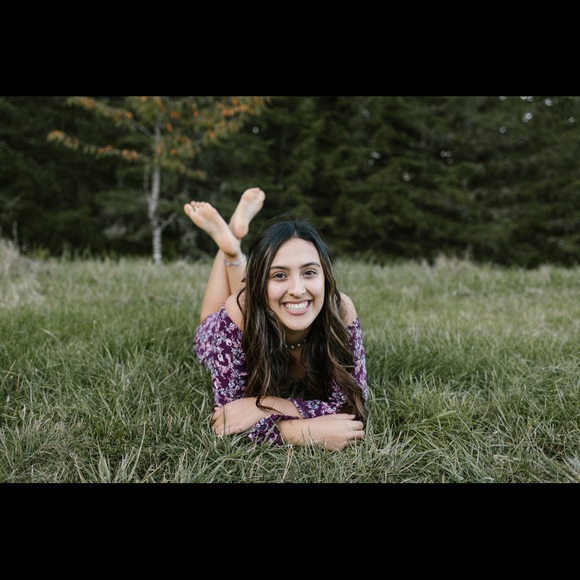 Meet your Posher, Julee - Picture 1 of 1